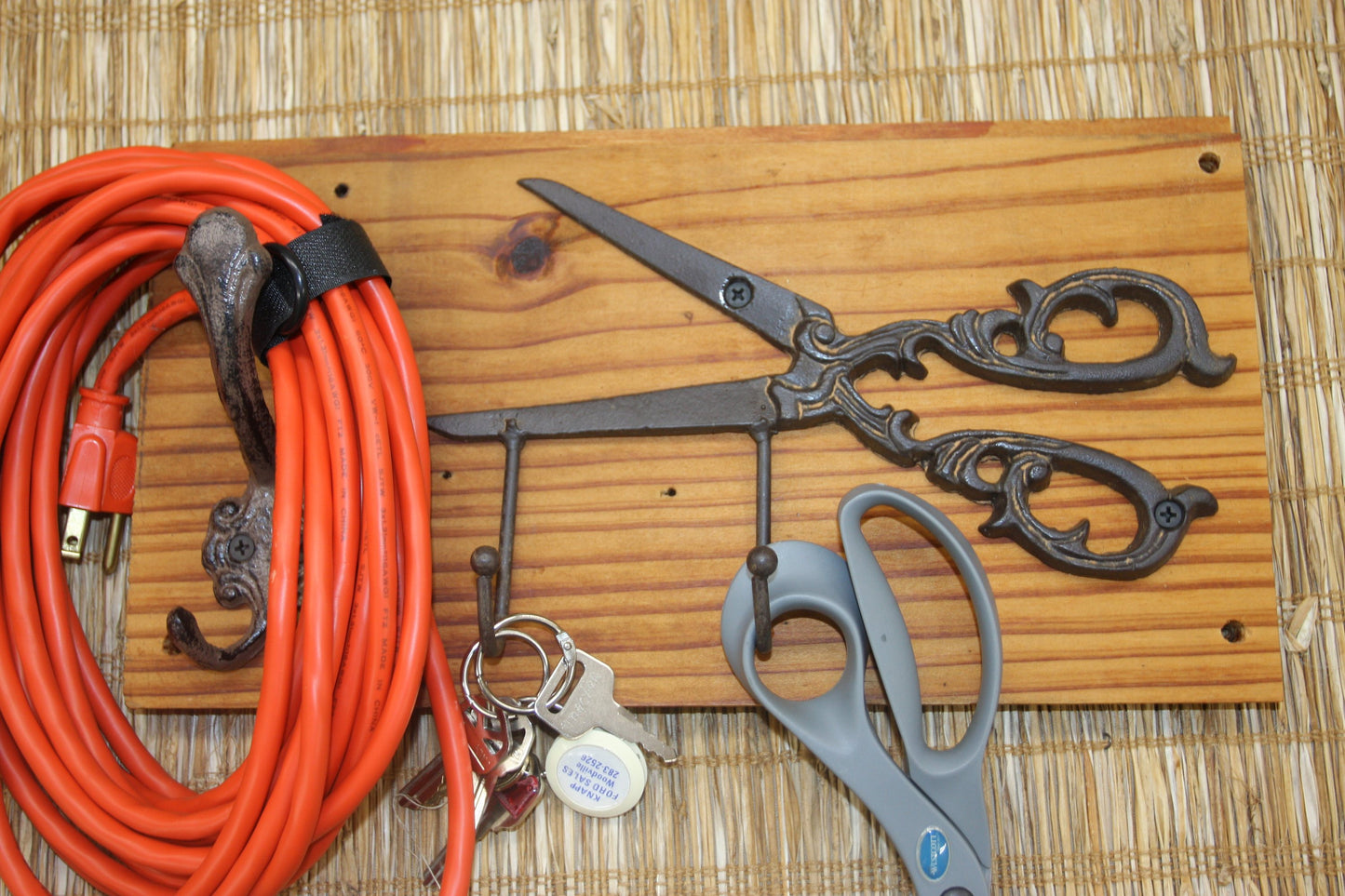 Vintage Design Craft Room Old Fashion Cast Iron Scissors Wall Hook Set, Handmade in USA,reclaimed Wood, The Country Hookers, CH-27