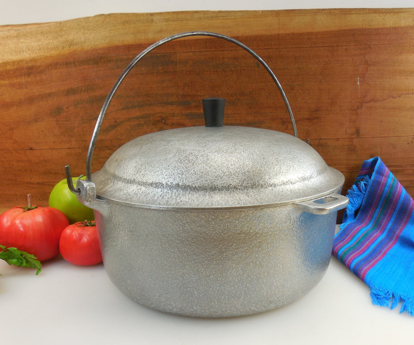 SOLD... Club Aluminum HammerCraft Cast Aluminum Dutch Oven... 4-1/2 Qt Stock Pot Bail Handle