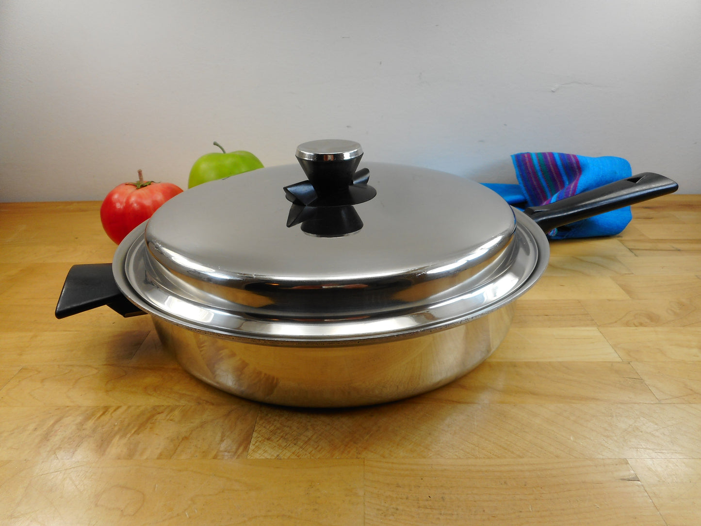 SOLD... Diamond Craft USA 304 Surgical Stainless 10" Skillet Fry Pan Vent Lid