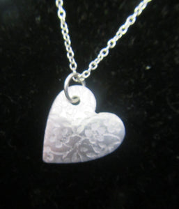 Handcrafted silver heart patterned pendant with 925 Silver necklace