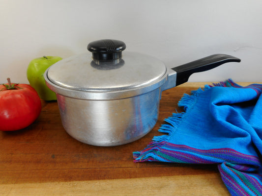 Kitchen Craft USA Aluminum 1-1/2 Quart Sauce Pan and Lid - Vintage Cookware