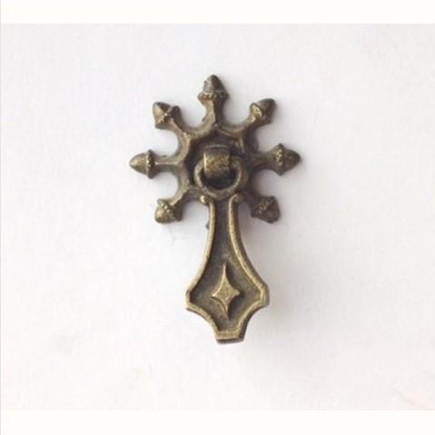 Transitional Victorian-Craftsman Acorn Star Drop Pulls