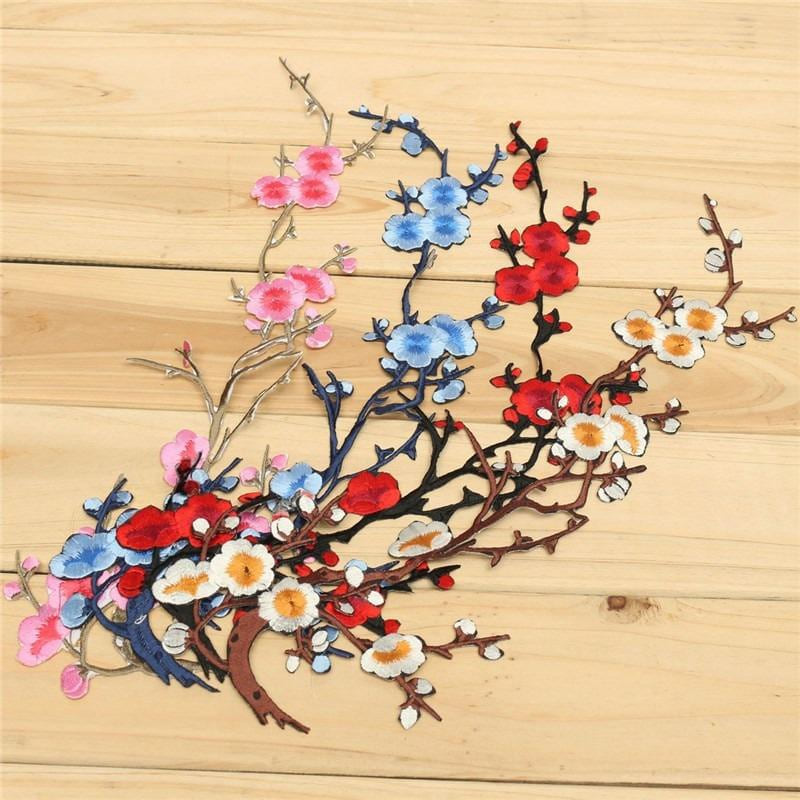 New Plum Blossom Flower Applique Clothing Embroidery Patch Fabric Sticker Iron On Sew On Patch Craft Sewing Repair Embroidered