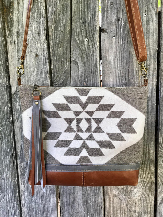 Graystone Deluxe - Handcrafted Leather and Wool Bag
